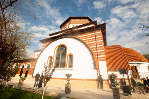 Hramul Mănăstirii Pantocrator din Drăgăneşti-Vlaşca Poza 252563