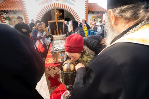 Hramul Mănăstirii Pantocrator din Drăgăneşti-Vlaşca Poza 252568