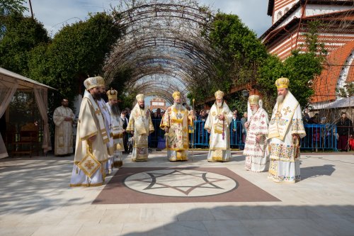 Hramul Mănăstirii Pantocrator din Drăgăneşti-Vlaşca Poza 252614