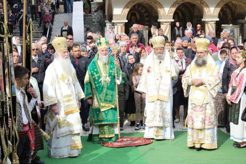 Sfântul Cuvios Irodion, cinstit cu fast liturgic la mănăstirea sa gorjeană  Poza 253054