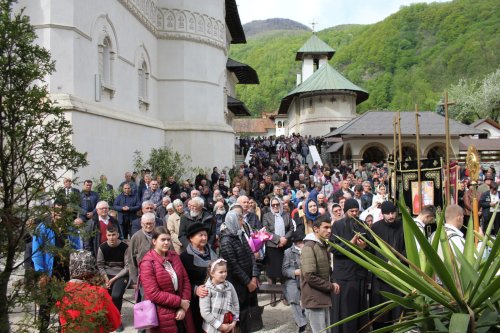 Sfântul Cuvios Irodion, cinstit cu fast liturgic la mănăstirea sa gorjeană  Poza 253056