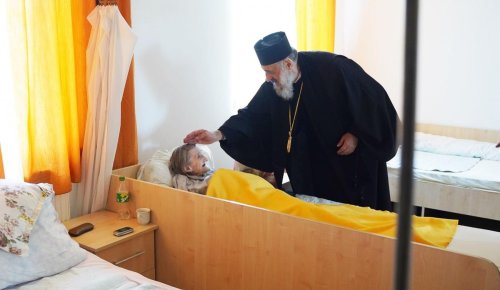 Vizită pastorală la Aşezământul social „Acoperământul  Maicii Domnului” din Unirea, judeţul Alba Poza 253050