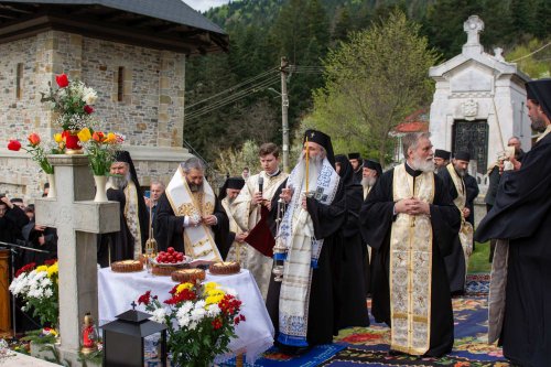 Mitropolitul Irineu Mihălcescu a fost comemorat la Mănăstirea Agapia Poza 253338
