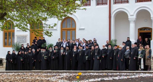 Mitropolitul Irineu Mihălcescu a fost comemorat la Mănăstirea Agapia Poza 253339