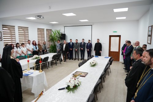 Inaugurarea unui centru multifuncțional în Arhiepiscopia Târgoviștei Poza 253609