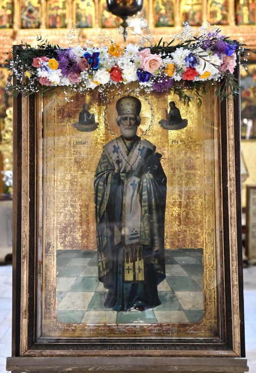 Sărbătoarea mutării moaștelor Sfântului Nicolae la Bari, cinstită și în Capitală Poza 253579