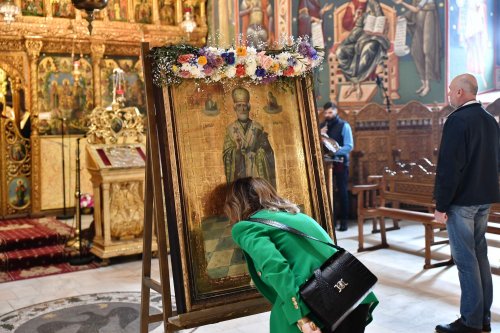 Sărbătoarea mutării moaștelor Sfântului Nicolae la Bari, cinstită și în Capitală Poza 253581