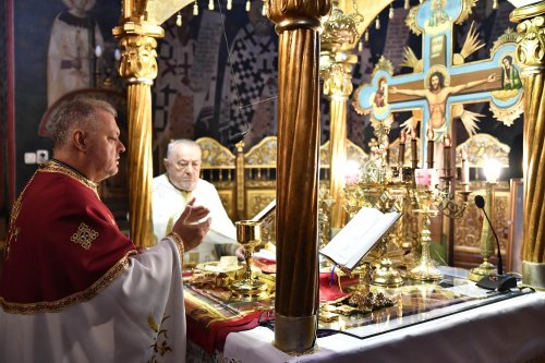 Sărbătoarea mutării moaștelor Sfântului Nicolae la Bari, cinstită și în Capitală Poza 253587