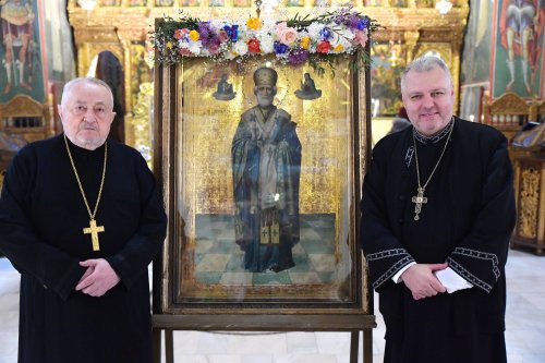 Sărbătoarea mutării moaștelor Sfântului Nicolae la Bari, cinstită și în Capitală Poza 253604