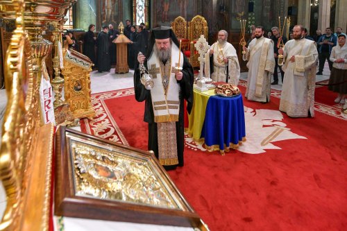 Pomenire și recunoștință regilor României la Catedrala Patriarhală Poza 253706