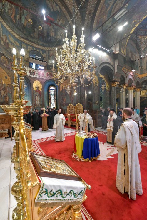Pomenire și recunoștință regilor României la Catedrala Patriarhală Poza 253710