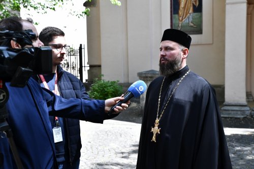 Premierea elevilor din București olimpici la Religie Poza 253772
