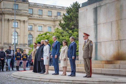 Ziua Regalității sărbătorită cu onoruri militare în Capitală Poza 253869