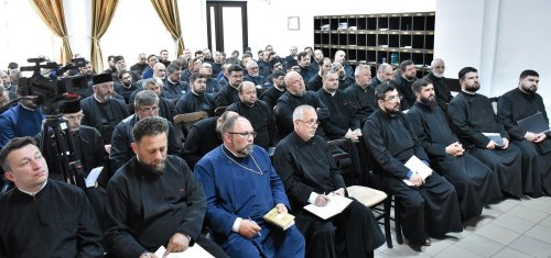 Conferință semestrială cu preoții din Protopopiatul Bârlad  Poza 253932
