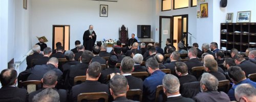 Conferință semestrială cu preoții din Protopopiatul Bârlad  Poza 253933
