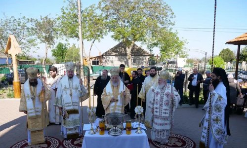 Patru ierarhi la sfințirea bisericii din Slobozia Mare, Cahul Poza 253911