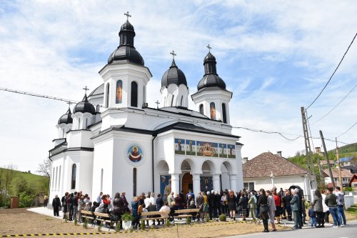 Binecuvântarea lucrărilor de la  Biserica „Sfânta Treime” din Bobâlna Poza 254240