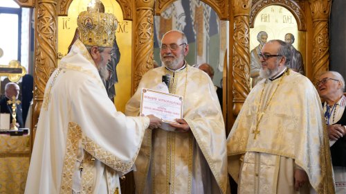 Biserica nouă din Sânpetru, județul Brașov, a fost târnosită Poza 254255