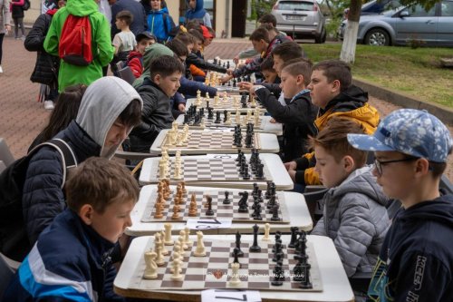 „Cupa Melchisedec - șah în școală” a avut loc la Roman Poza 254346
