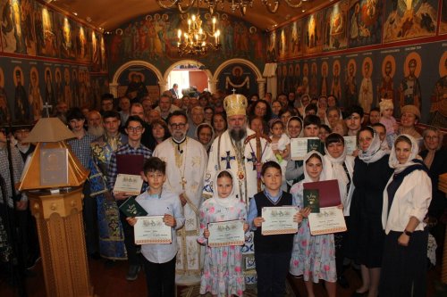 Binecuvântare arhierească pentru românii ortodocşi din New York Poza 254427