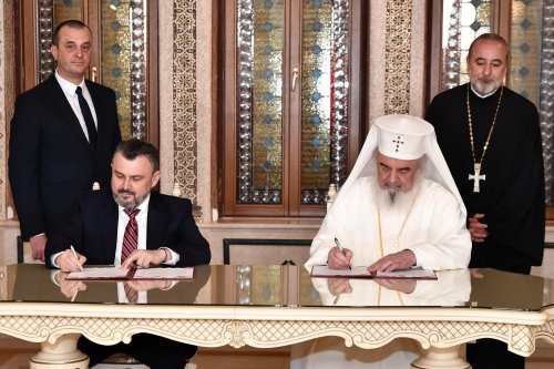 Protocol de cooperare între Patriarhia Română și Departamentul pentru Românii de Pretutindeni Poza 254428