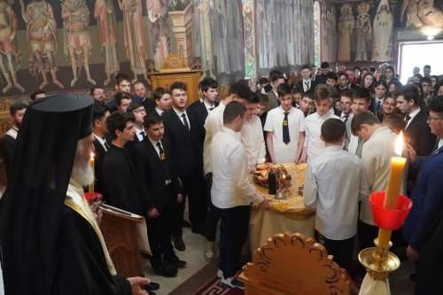 Recunoştinţă pentru Episcopul Melchisedec Ştefănescu la Dunărea de Jos Poza 254418