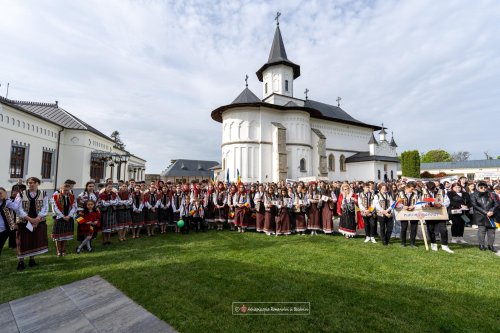 Sobor de ierarhi la sărbătoarea închinată Episcopului Melchisedec Ștefănescu Poza 254403