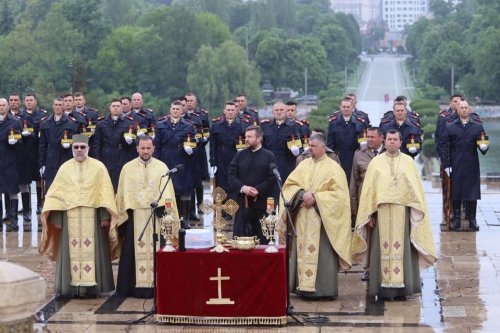 Ceremonie militară şi religioasă în cinstea Ostaşului Necunoscut, în Capitală Poza 254521