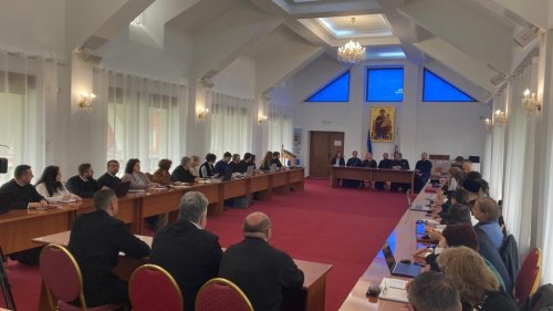 Întrunirea angajaților protoieriilor Arhiepiscopiei Bucureștilor la Mănăstirea Caraiman Poza 254548