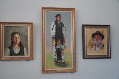 Vernisajul expoziției „Portrete - tablouri, schiţe, grafică” la Galați  Poza 254513