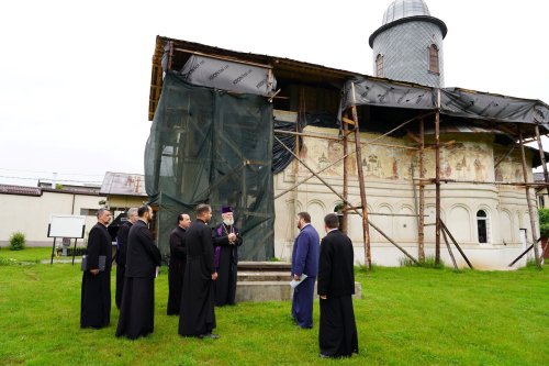 Vizite pastorale la parohii din județul Dâmbovița Poza 254519