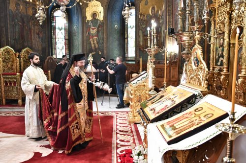 Laudă de seară adusă Sfinților Împărați la Catedrala Patriarhală Poza 254763