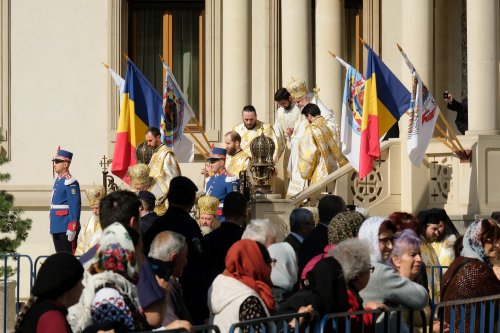 „Eliberatori ai creștinilor persecutați și protectori ai Bisericii” Poza 254823