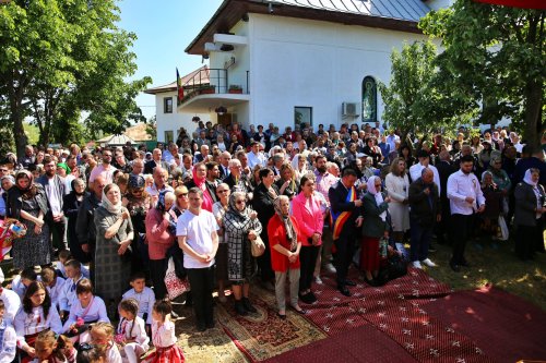 Biserica din Todirel a primit veșmântul cel nou al sfințirii Poza 254977