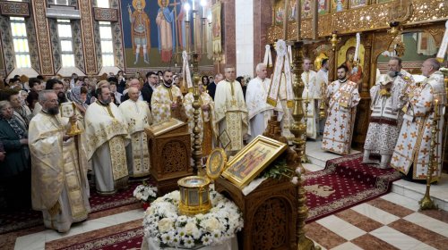 Hram la Biserica „Sfinții Împărați Constantin și Elena” din Brașov Poza 255008
