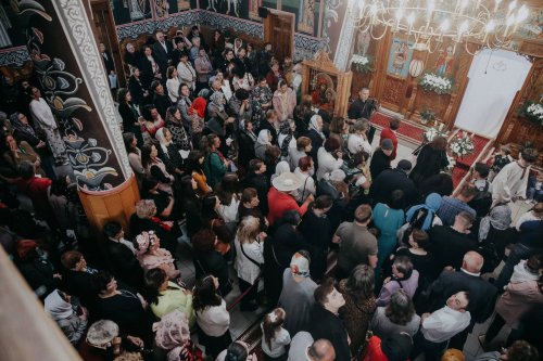 Parohia clujeană „Sfinţii Constantin și Elena” a primit o raclă cu moaștele sfinților ocrotitori Poza 255200