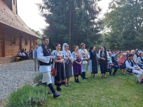 Festivalul costumelor populare pe Valea Avrigului Poza 255664