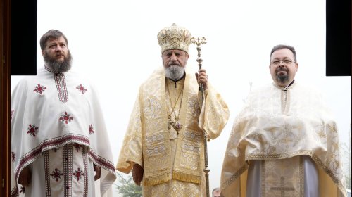 Liturghie arhierească la Schitul Augustin, județul Brașov Poza 256235
