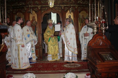 Moaștele Sfântului Constantin Brâncoveanu dăruite unei parohii din Dolj Poza 256258