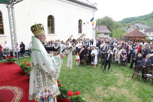 Binecuvântare în parohia maramureşeană Curtuiușu Mare Poza 256417