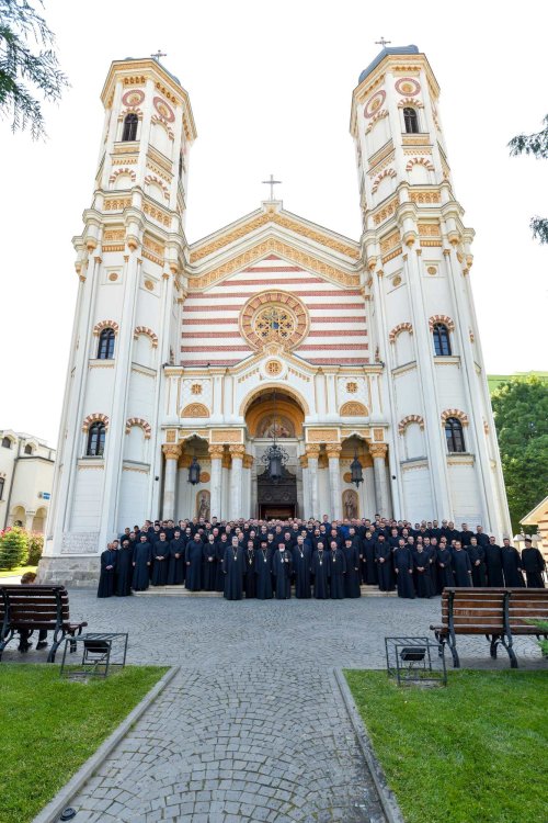 Clericii din Prahova s-au reunit la Palatul Patriarhiei Poza 256536