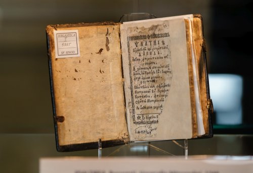 Expoziție de carte veche dedicată Sfântului Mitropolit Neofit Cretanul Poza 256641