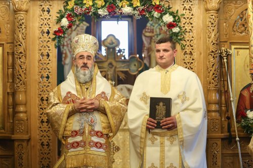 Liturghie arhierească și hirotonii la Mănăstirea Podul Bulgarului Poza 256425