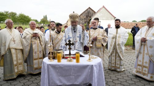 Sfințire de biserică la Daia, județul Sibiu Poza 256382