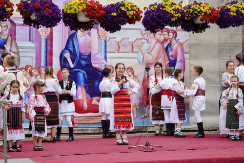 Ziua Copilului serbată prin cântec la o parohie bucureșteană Poza 256734