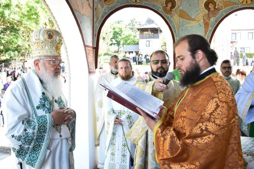 Sărbătoare la Mănăstirea „Sfânta Treime” de la Soporu de Câmpie, județul Cluj Poza 257400
