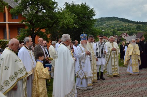 Binecuvântare arhierească la biserica din Feldru Poza 257544