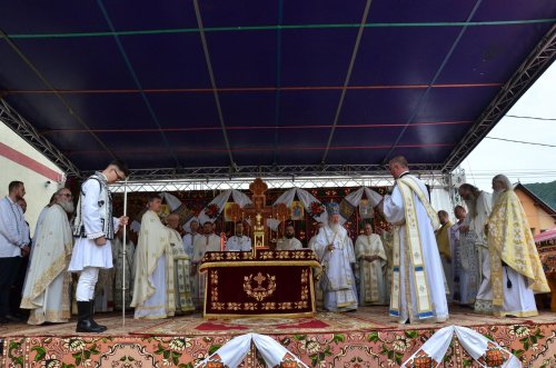 Binecuvântare arhierească la biserica din Feldru Poza 257548