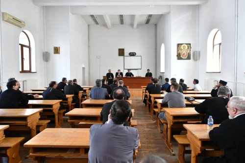 Revederea promoției 2003 a Facultății de Teologie Ortodoxă din București Poza 257661