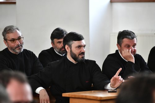 Revederea promoției 2003 a Facultății de Teologie Ortodoxă din București Poza 257697